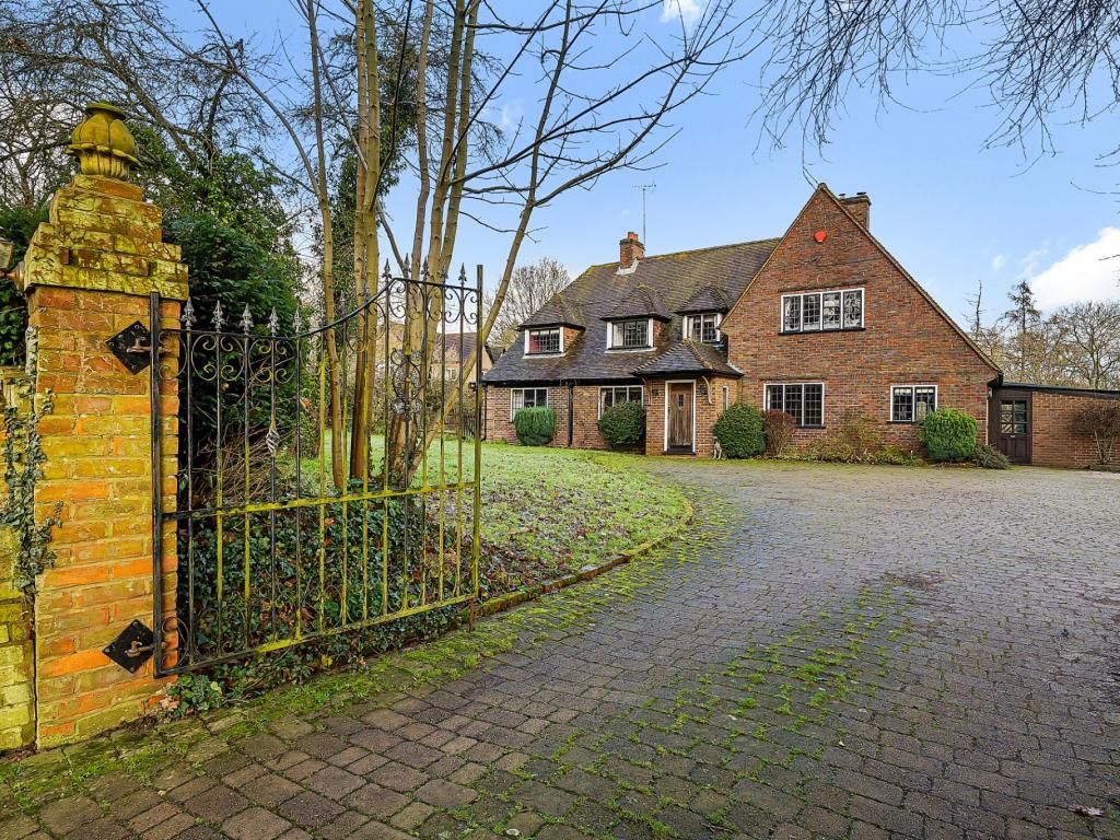 5 bed detached house for sale in Charlton Lane, Swallowfield RG7 Zoopla