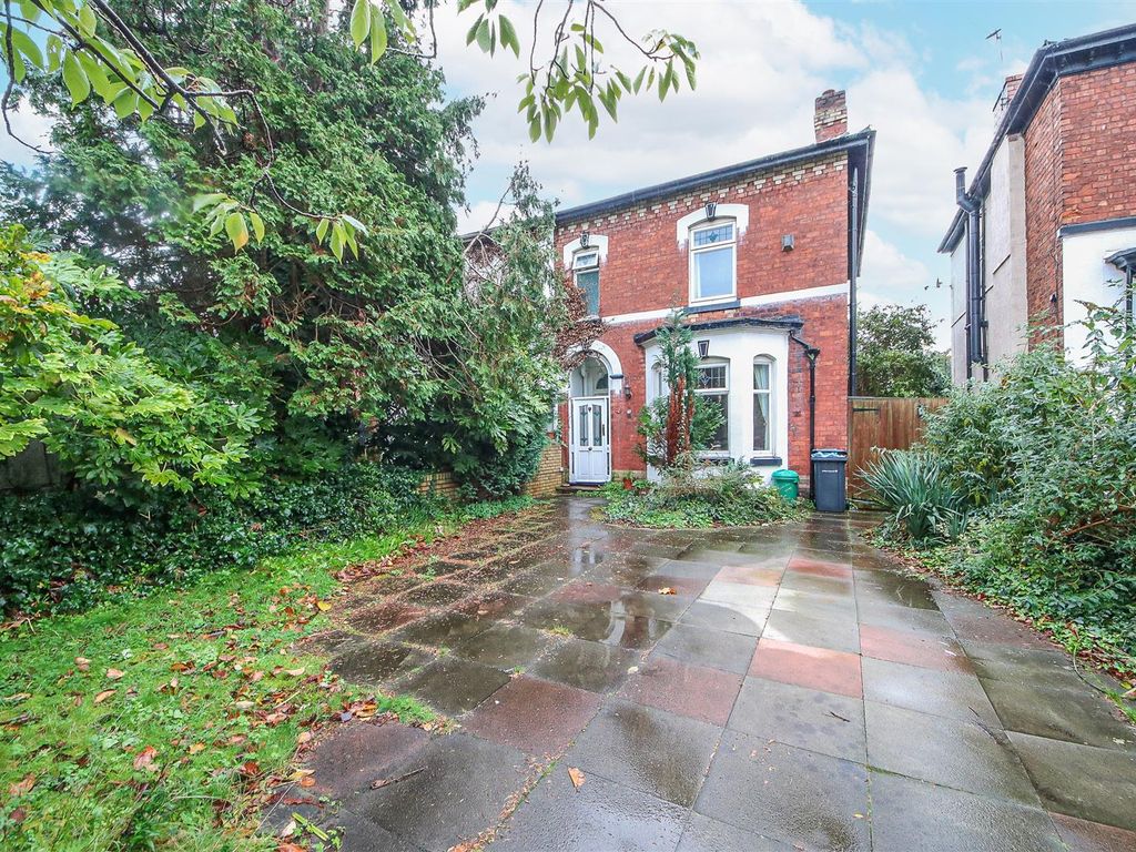 4 bed semidetached house for sale in Cross Street, Southport PR8, £