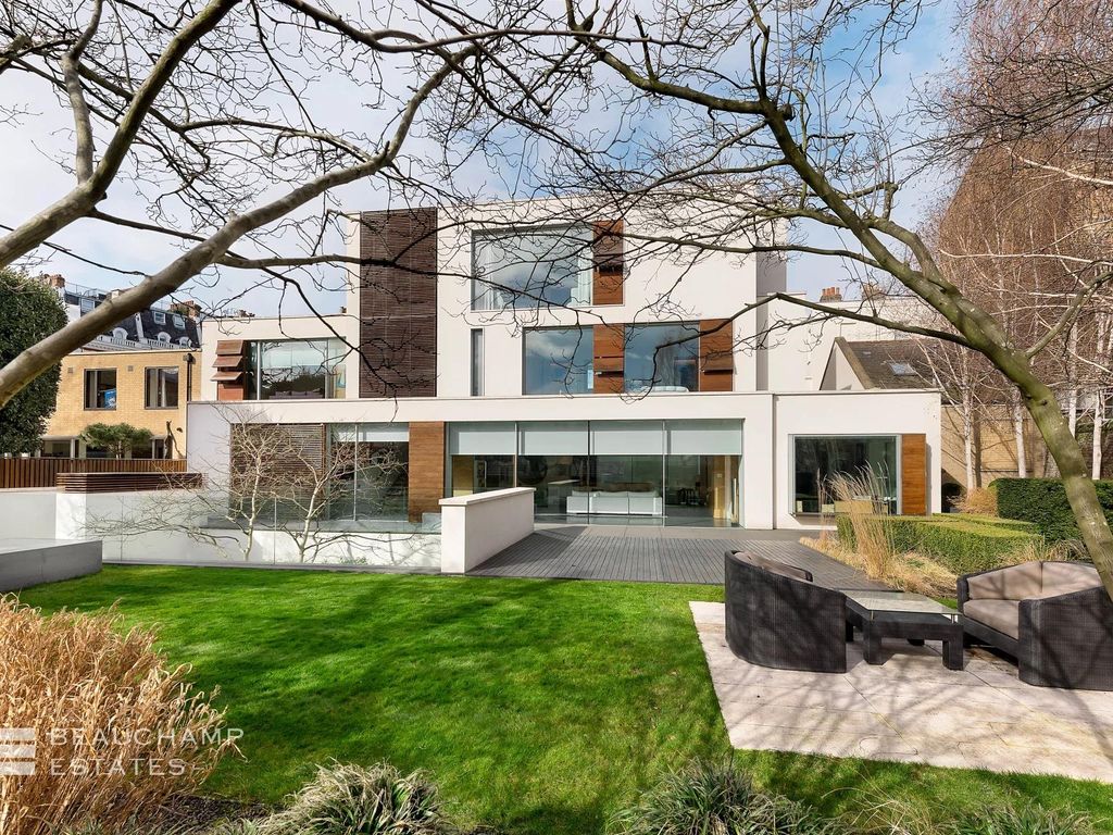 Pitt Street, Kensington W8  