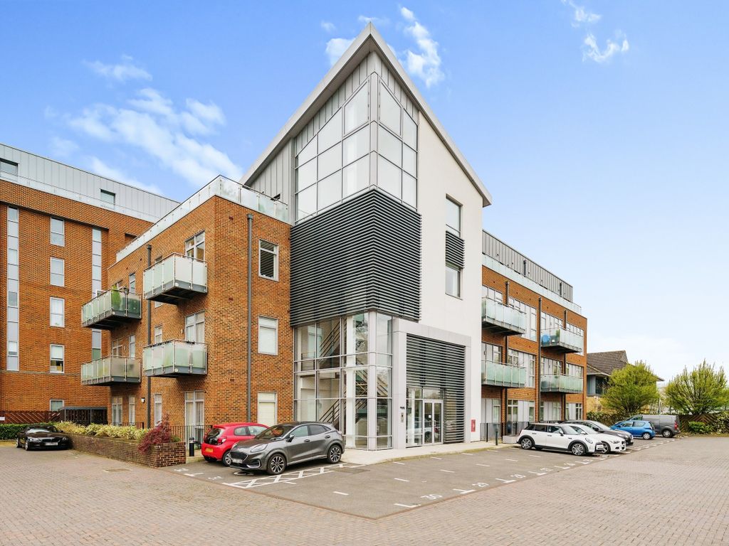 1 bed flat to rent in Broadwater Road, Welwyn Garden City AL7, £1,200