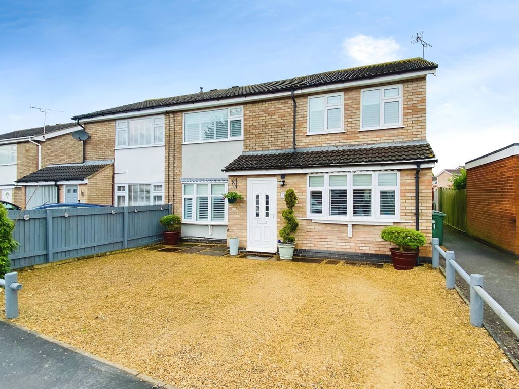 4 bed semidetached house for sale in Foxglove Close, East Goscote LE7