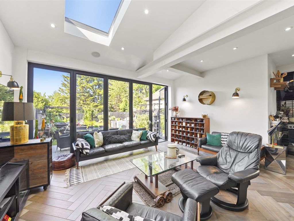 3 bed semidetached house for sale in Chatsworth Road, Mapesbury Estate