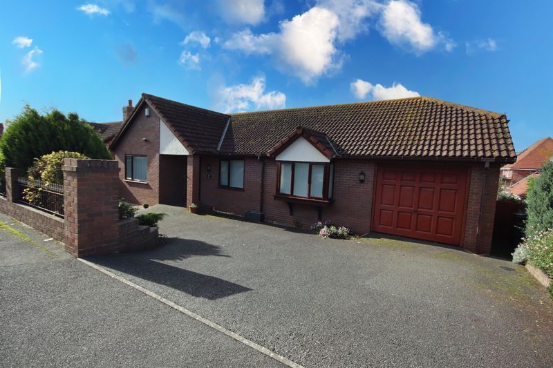 3 bed detached bungalow for sale in Bryn Gannock, Deganwy, Conwy LL31