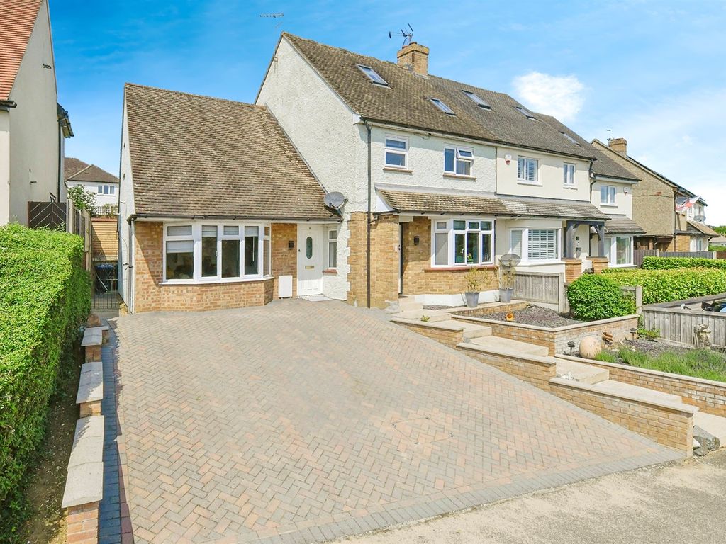 3 bed semidetached house for sale in Sadlier Road, Standon, Ware SG11