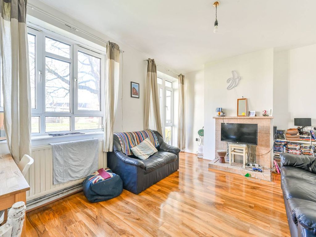 2 bed flat to rent in Weir Road, Balham, London SW12, £2,100 pcm Zoopla