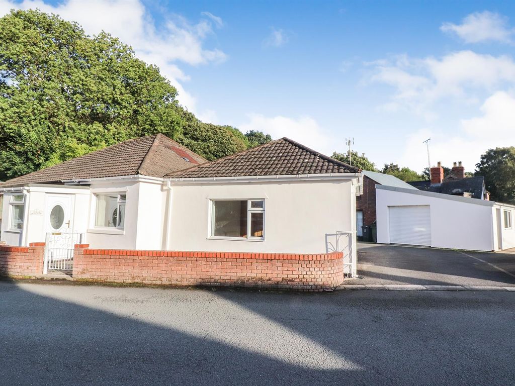 2 bed semidetached bungalow for sale in Chirk Green, Chirk, Wrexham