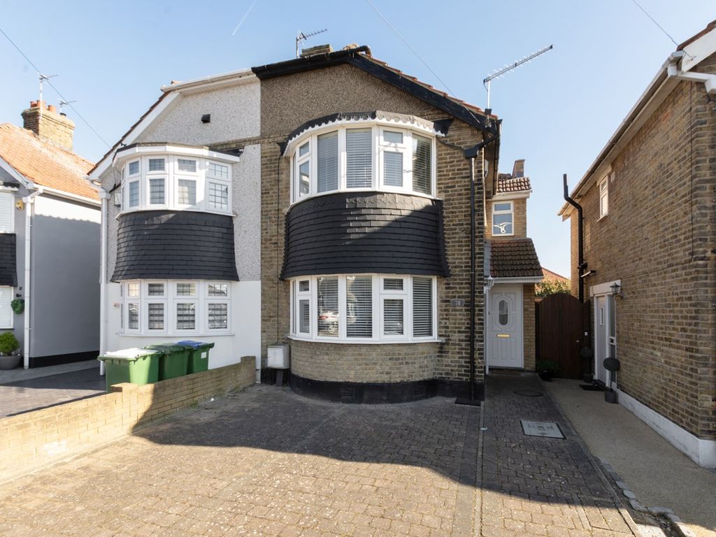 3 bed semidetached house for sale in Budleigh Crescent, Welling DA16