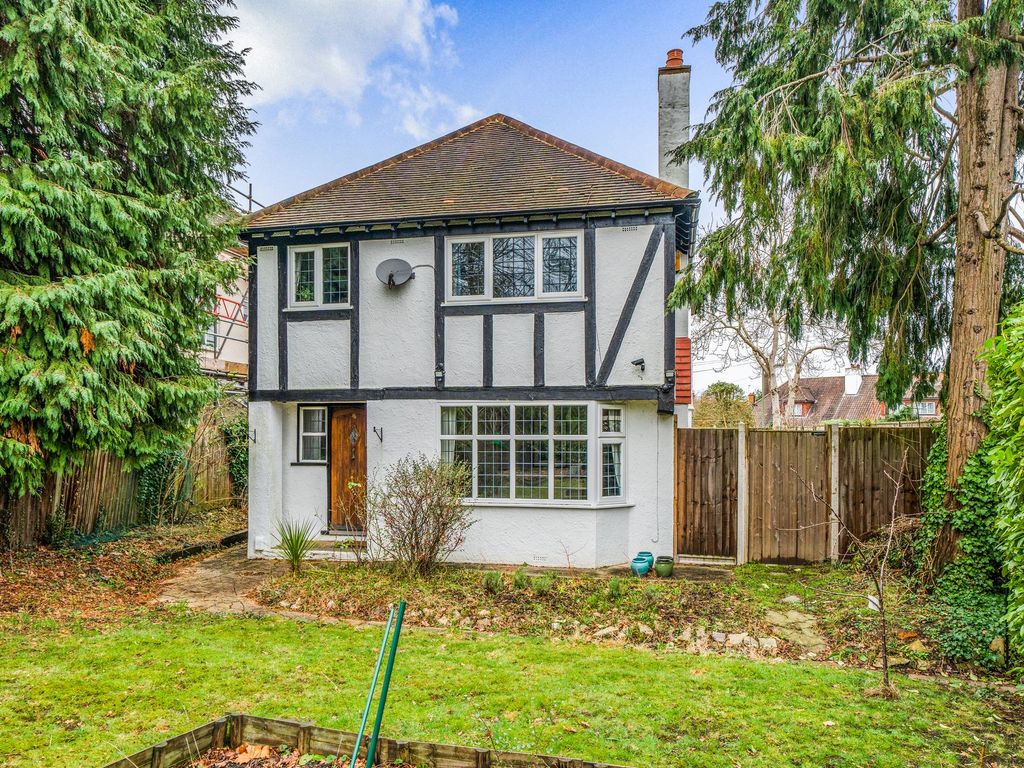 4 bed detached house for sale in Dorking Road, Epsom KT18, £800,000 Zoopla