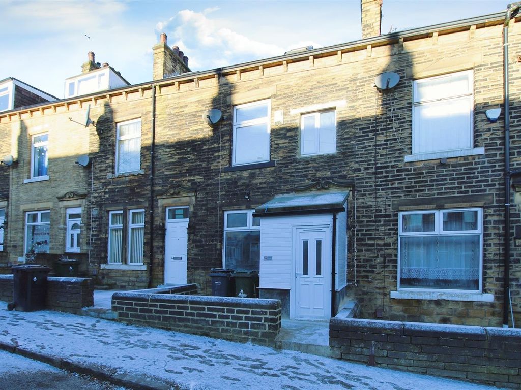 4 bed end terrace house for sale in Christopher Terrace, Bradford BD5