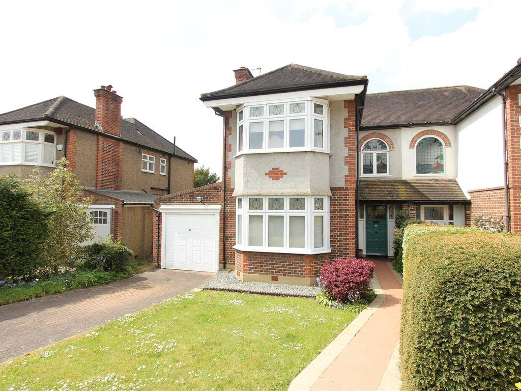 3 bed semidetached house for sale in Bush Hill, London N21, £950,000