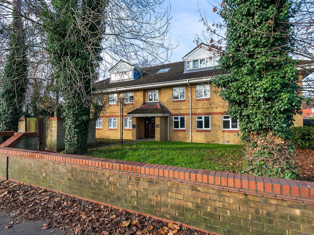 2 bed flat for sale in Eastbury Road, Watford, Hertfordshire WD19 Zoopla