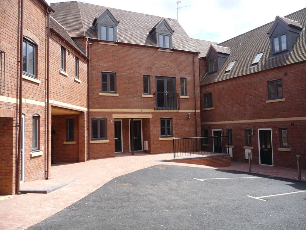 2 bed terraced house to rent in Frederik Court, Infirmary Walk