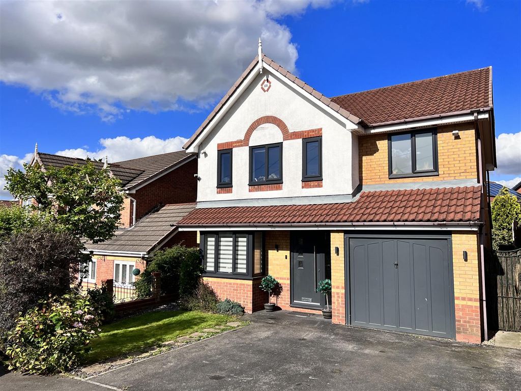 Cedar Avenue, Stalybridge SK15