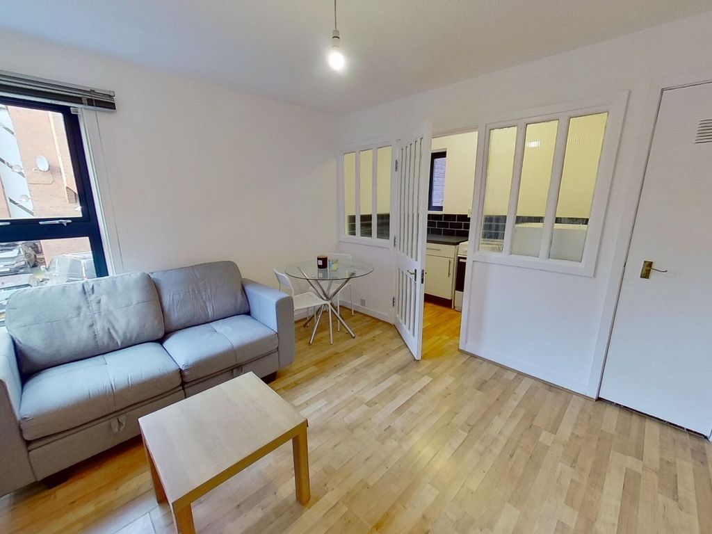 1 bed flat to rent in The Chandlers, Leeds City Centre, Leeds LS2, £675