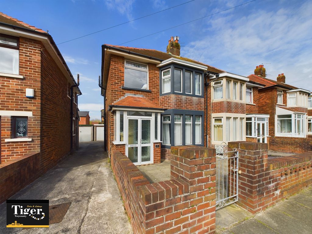 3 bed semidetached house for sale in Kipling Drive, Blackpool FY3, £