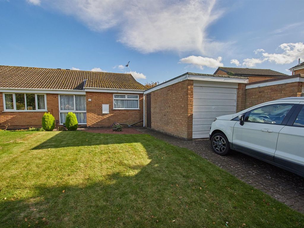 2 bed semidetached bungalow for sale in Fair Acre Road, Barwell