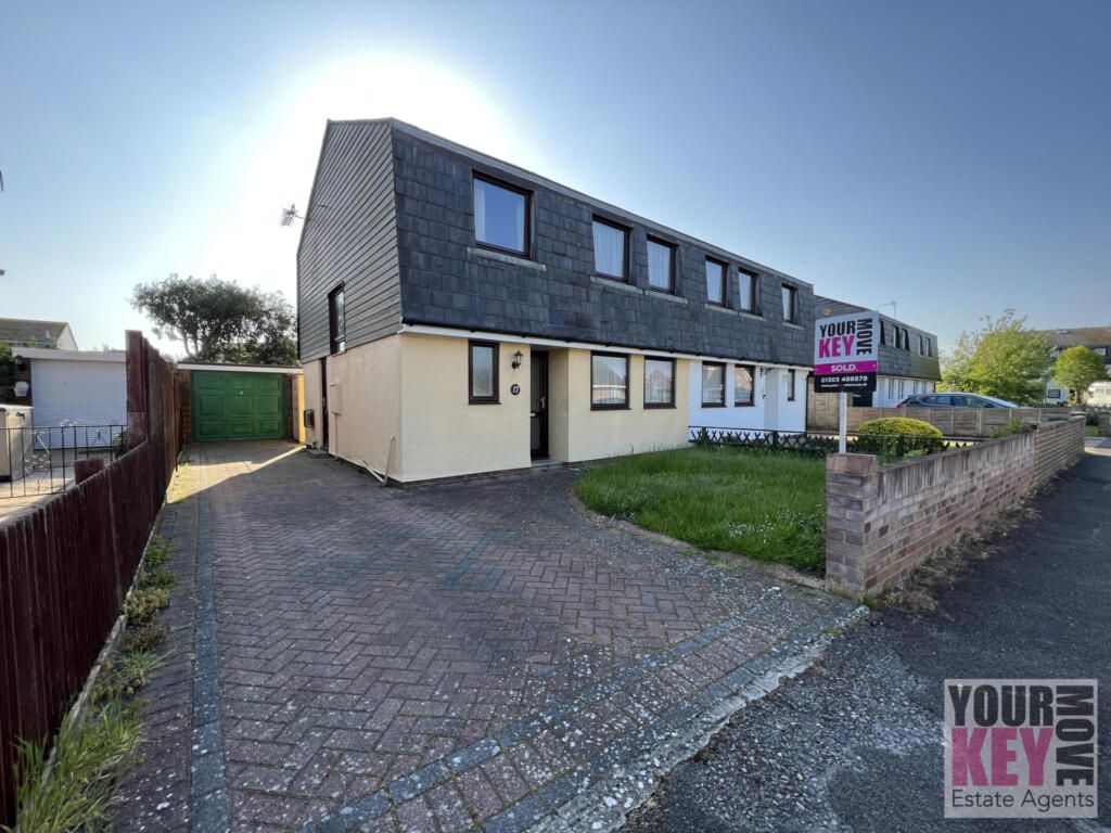 3 bed semidetached house for sale in Oak Drive, St Mary's Bay, Romney