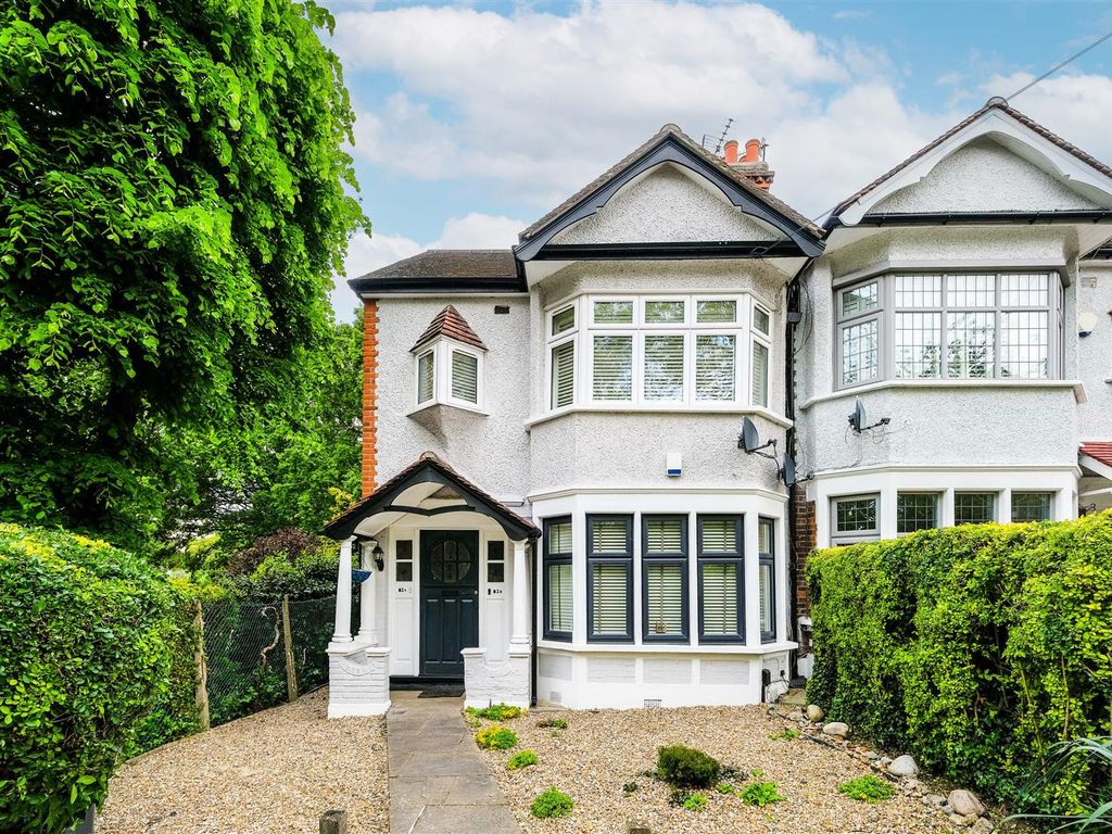 3 bed flat for sale in Kings Head Hill, London E4 Zoopla