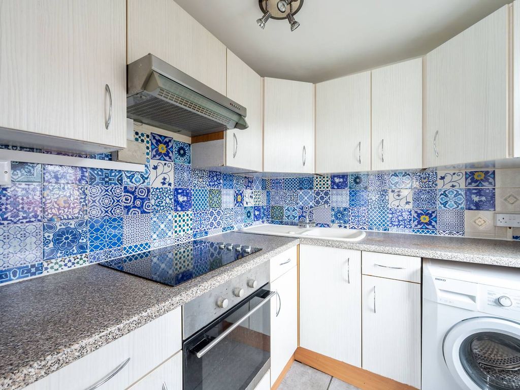 Bassingham Road, Earlsfield, London SW18