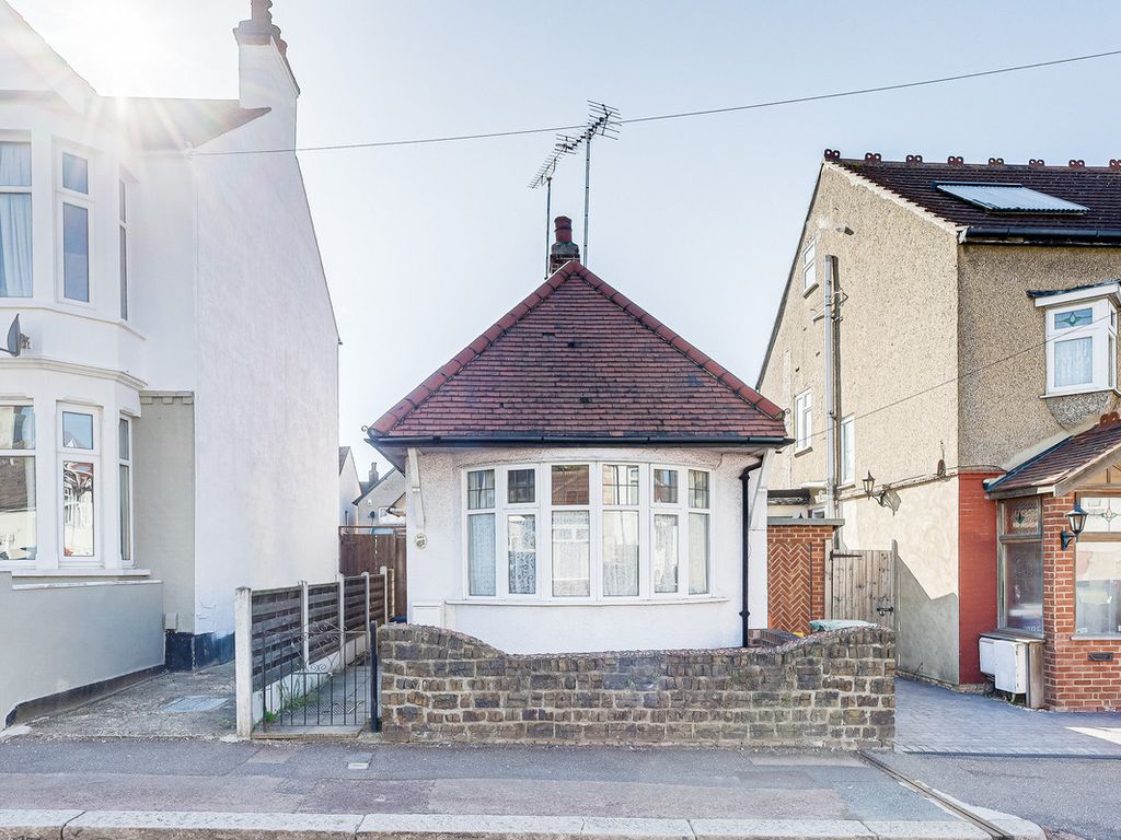 2 bed detached bungalow for sale in Westbourne Grove, WestcliffOnSea