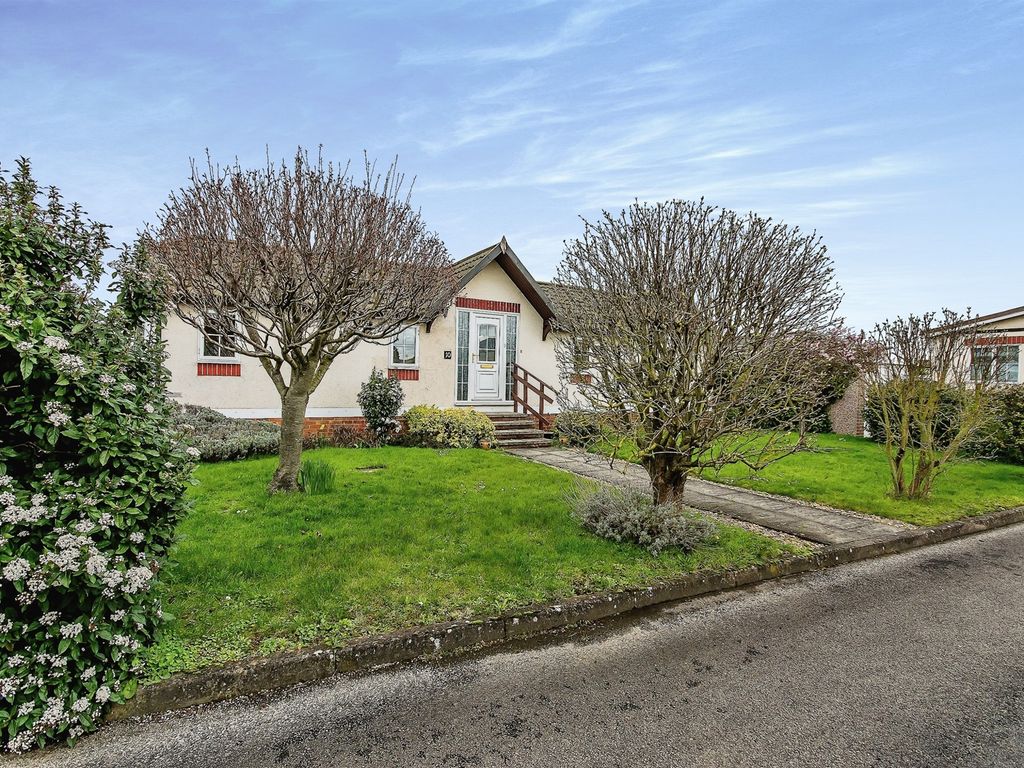 2 bed mobile/park home for sale in Osborne Residential Park, Osborne