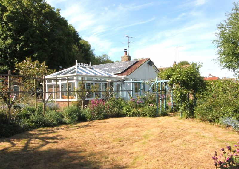2 bed detached bungalow for sale in Hog Green, Elham, Canterbury CT4