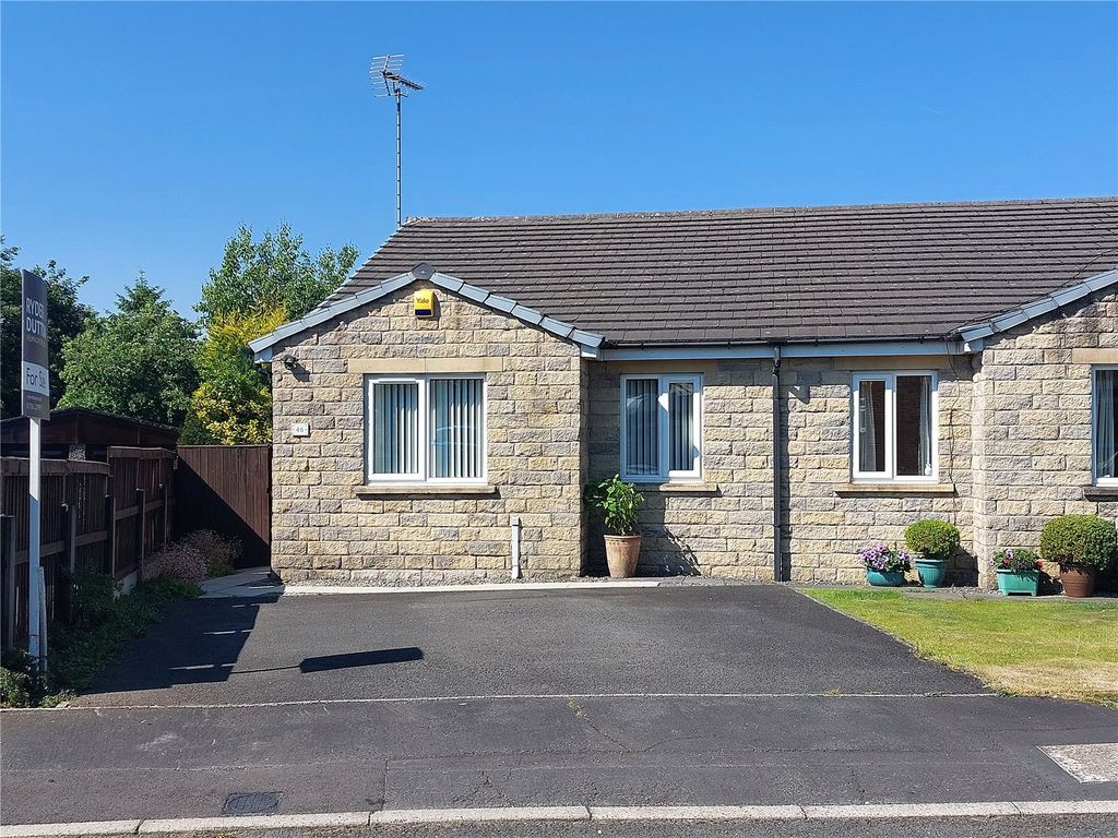 2 bed semidetached bungalow for sale in Hoghton Avenue, Bacup