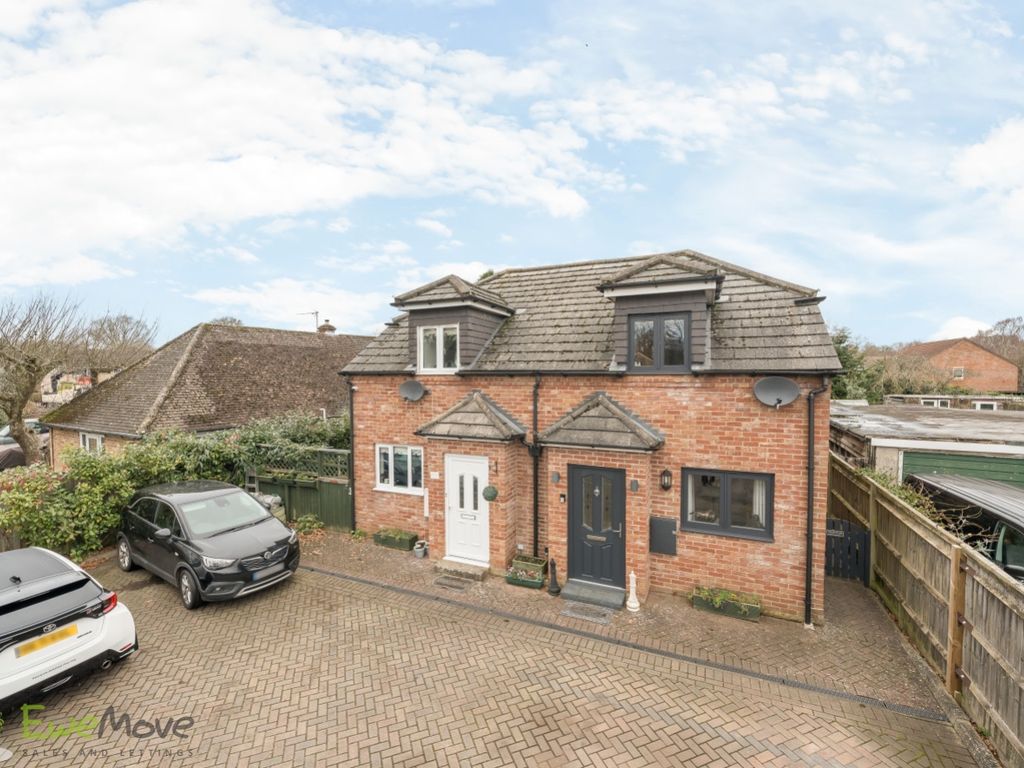1 bed semidetached house for sale in Concorde Place New Road, Tadley