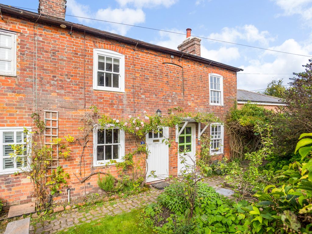 2 bed terraced house for sale in Kingsbury Street, Marlborough SN8, £