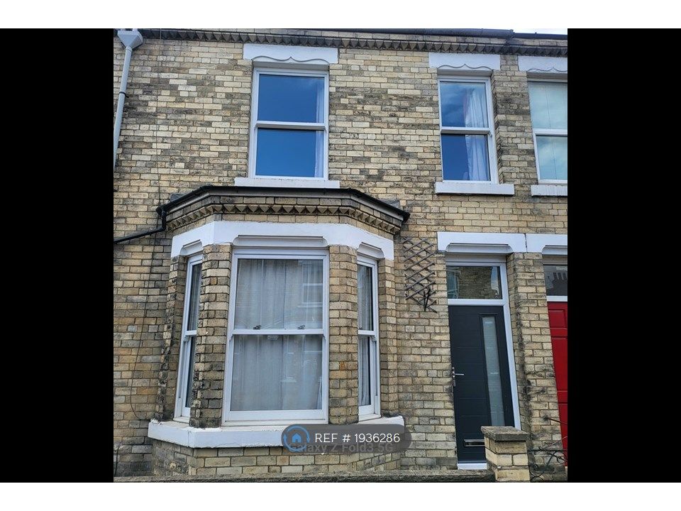 4 bed terraced house to rent in Harcourt Street, York YO31, £3,112 pcm