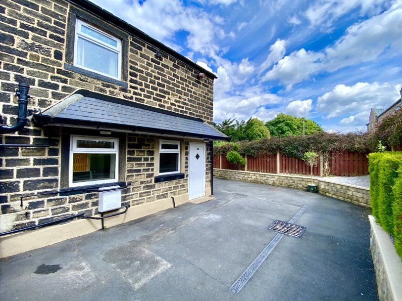2 bed end terrace house for sale in New Row, Bingley, West Yorkshire