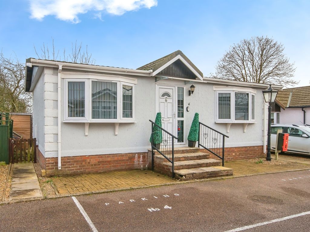 2 bed mobile/park home for sale in Lordsway Park Homes, Alconbury