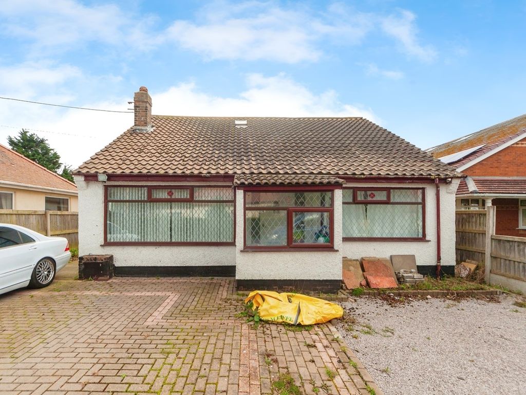 3 bed detached bungalow for sale in Llugwy Road, Kinmel Bay, Rhyl LL18