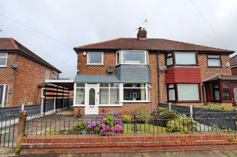 3 bed semidetached house for sale in Kenmore Road, Whitefield