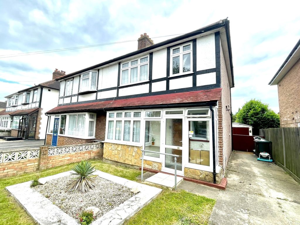 3 bed semidetached house for sale in Kenilworth Road, Ashford, Surrey