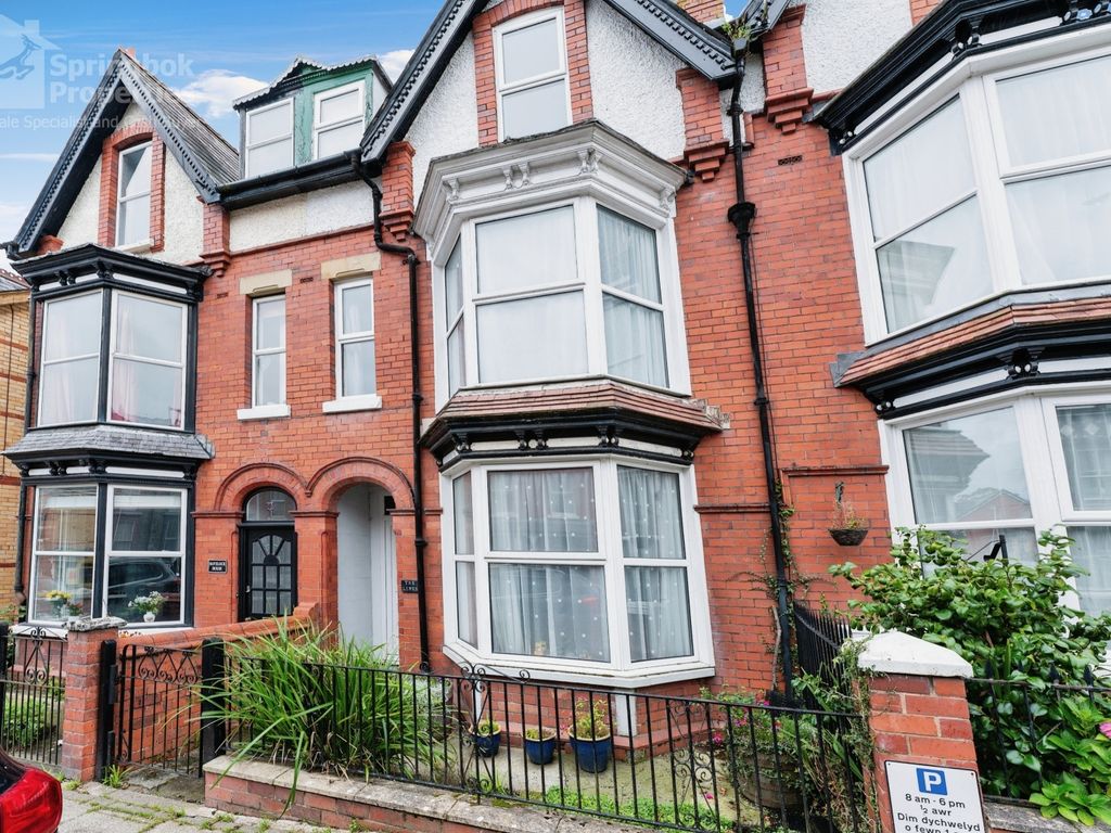 7 bed terraced house for sale in Wellington Road, Llandrindod Wells