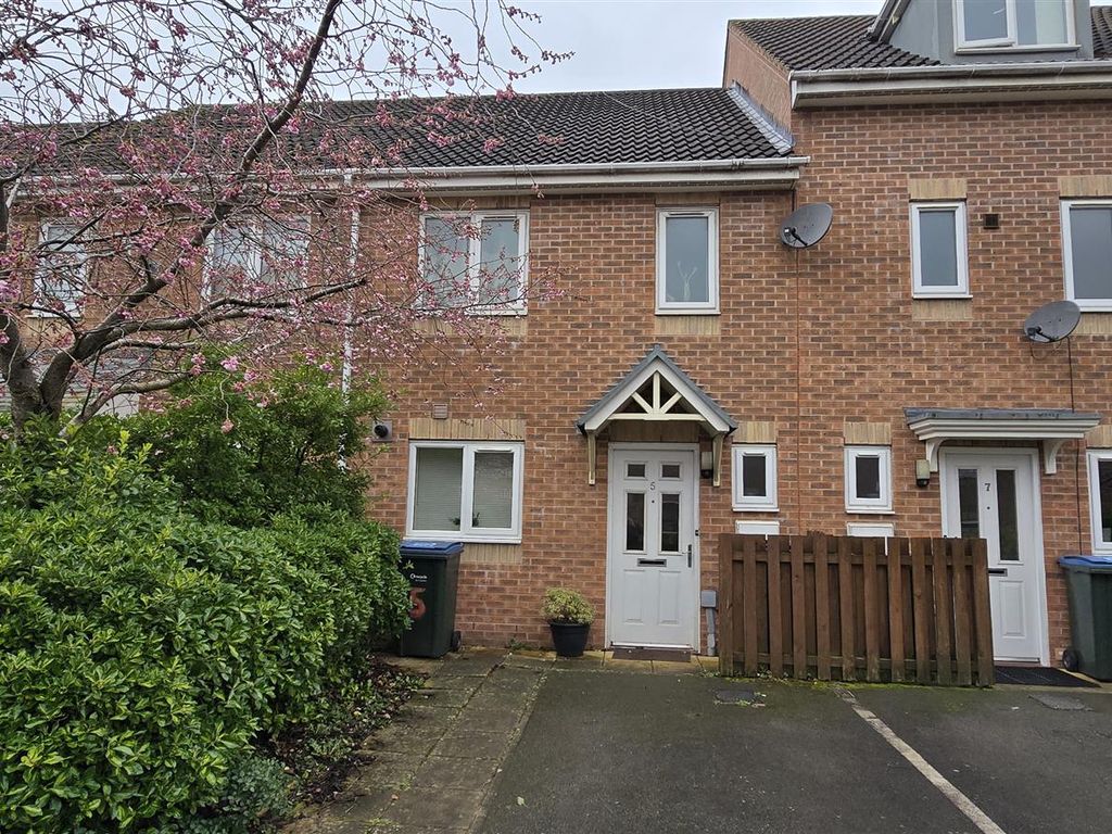 3 bed property to rent in Carroll Crescent, Wyken, Coventry CV2, £800