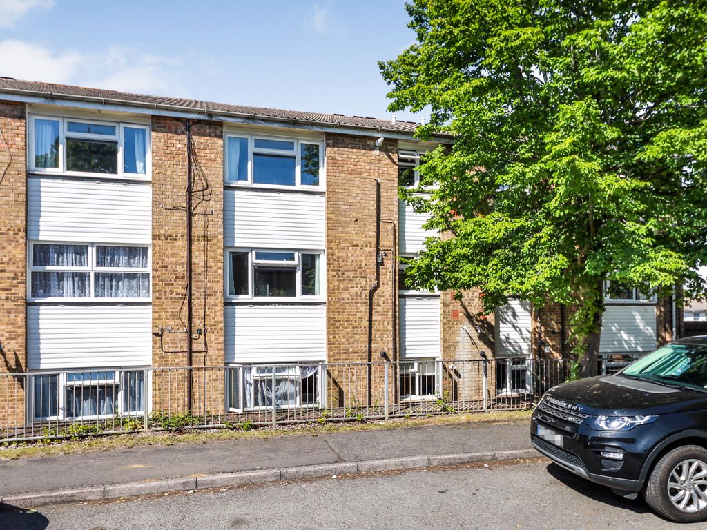 2 bed flat for sale in Rye Close, Guildford GU2 Zoopla