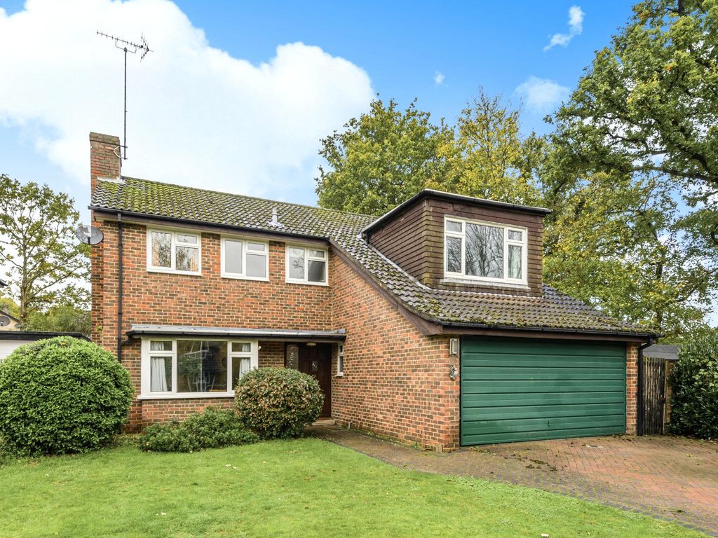4 bed detached house for sale in Fortune Drive, Cranleigh GU6 Zoopla