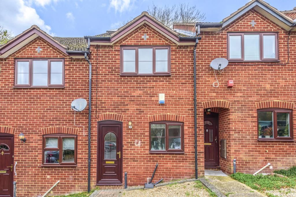 2 bed terraced house for sale in High Buckinghamshire HP13