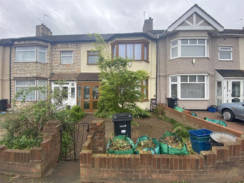 4 bed terraced house for sale in Glenham Drive, Gants Hill IG2 Zoopla