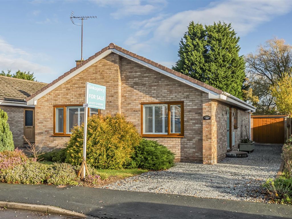 3 bed detached bungalow for sale in Laburnum Avenue, Cranswick