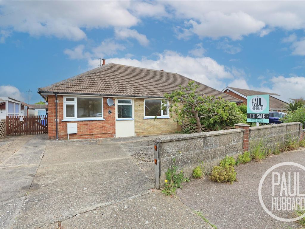 3 bed semidetached bungalow for sale in Ship Road, Pakefield NR33, £