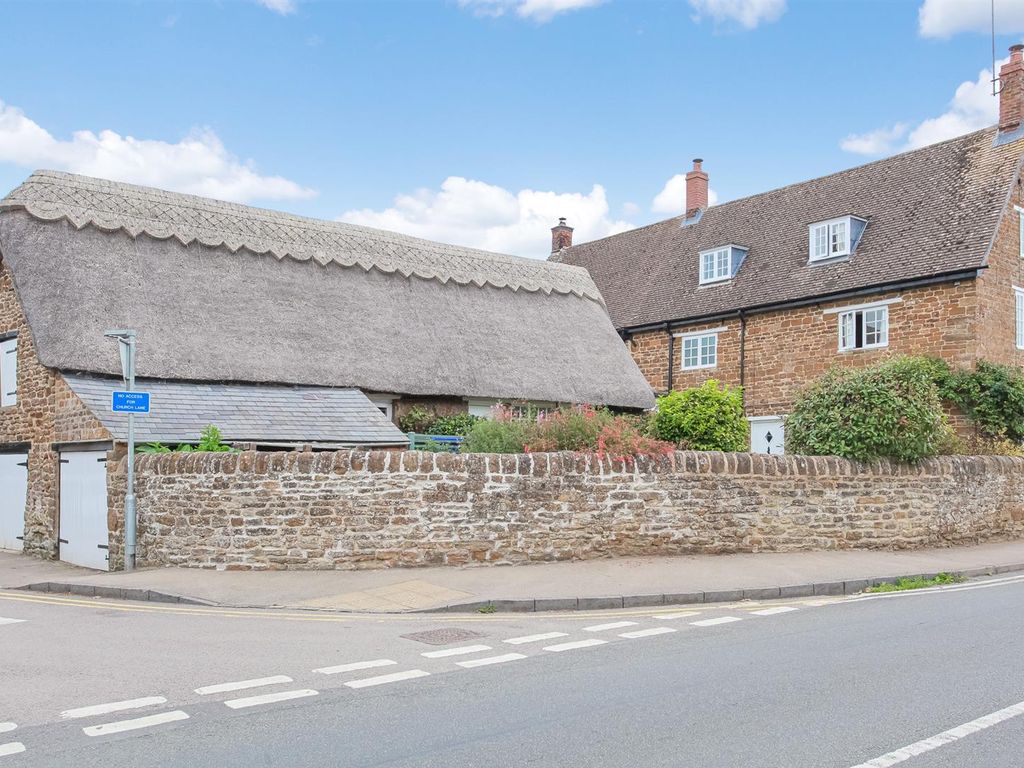 4 bed cottage for sale in Main Road, Middleton Cheney, Banbury OX17