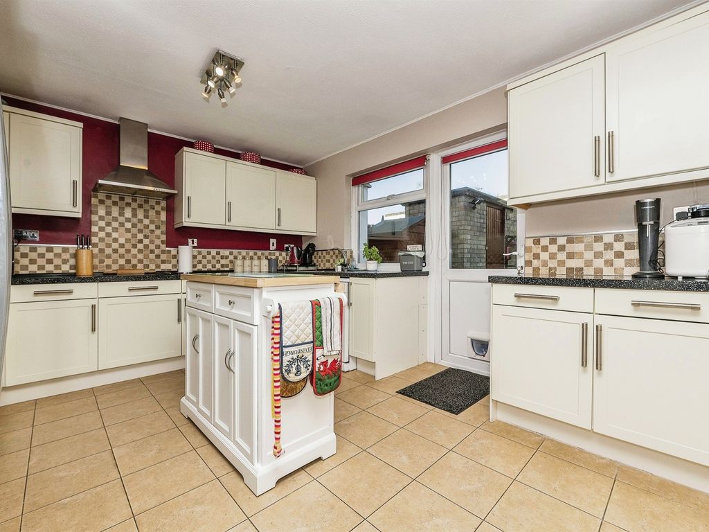 4 bed end terrace house for sale in Starling Place, Boundary Way