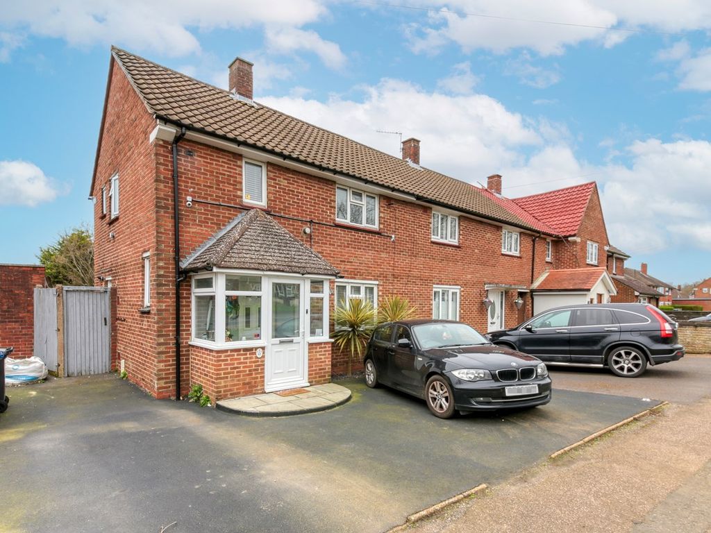2 bed end terrace house for sale in Arnhem Drive, New Addington