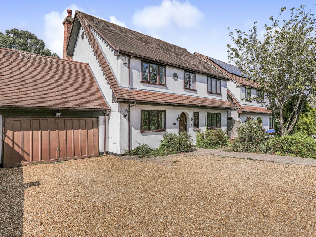 6 bed detached house for sale in Hall Drive, Hardwick, Cambridge CB23