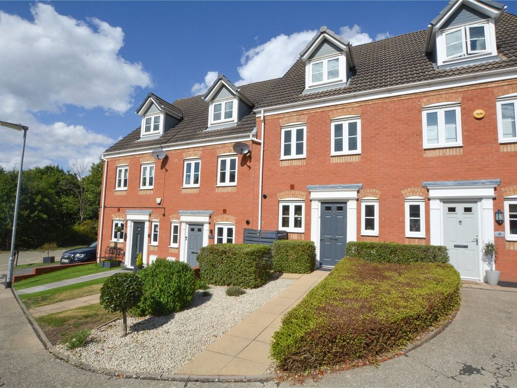 3 bed terraced house for sale in Russell Close, Wilnecote, Tamworth