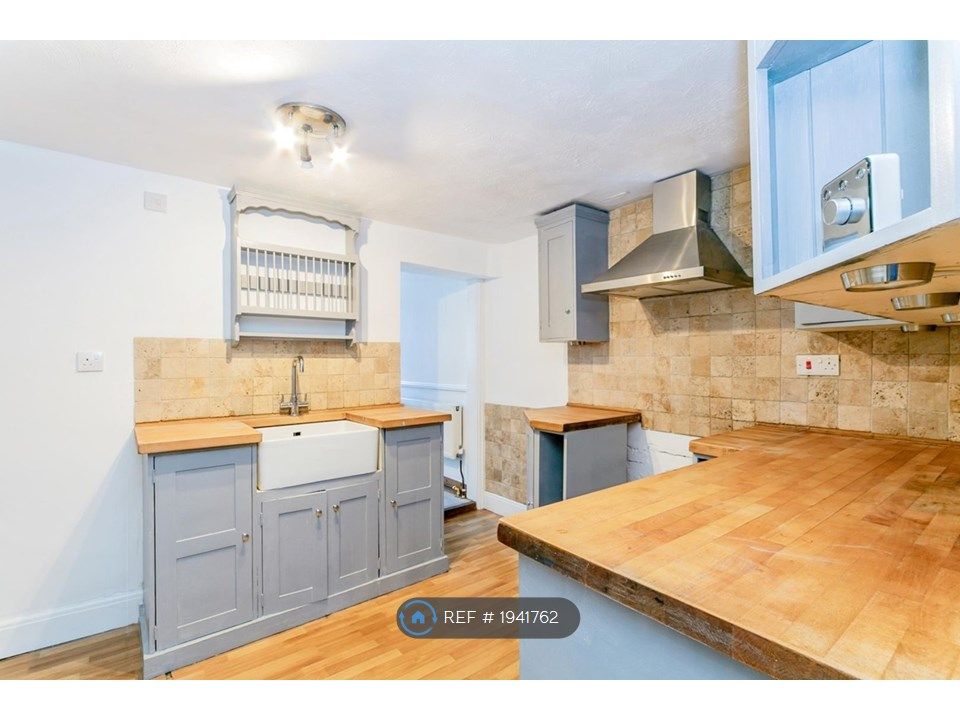 2 bed terraced house to rent in Goddens Cottages, Marden, Tonbridge