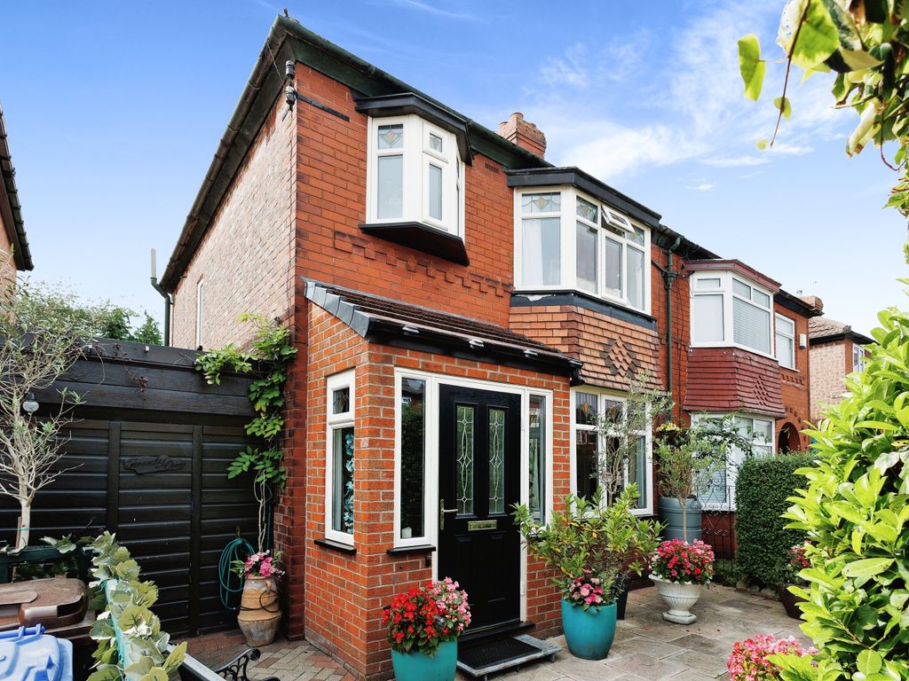 3 bed semidetached house for sale in Earlston Avenue, Denton